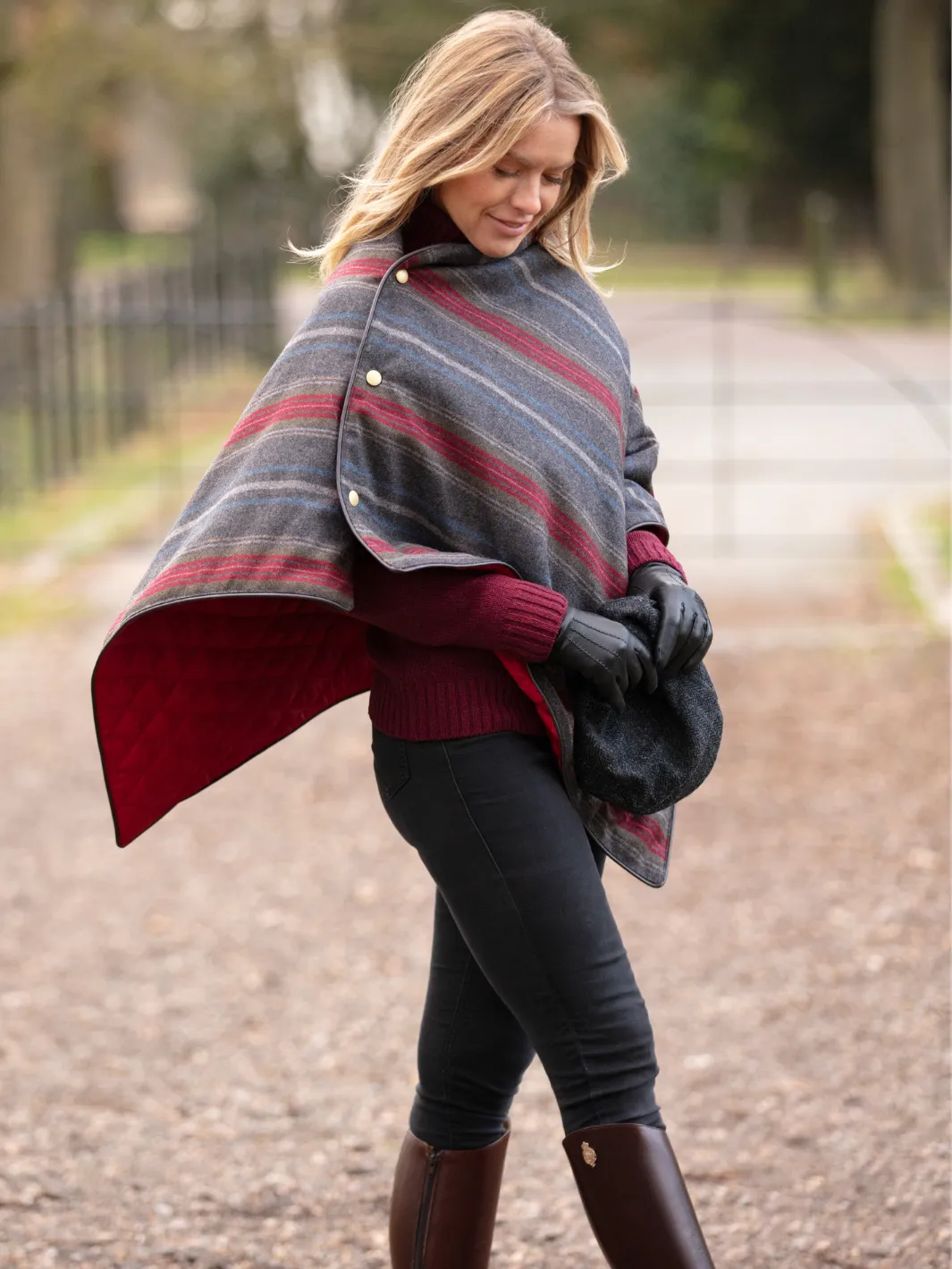 John Partridge Tweed Shawl sjal grå rød blå stripet
