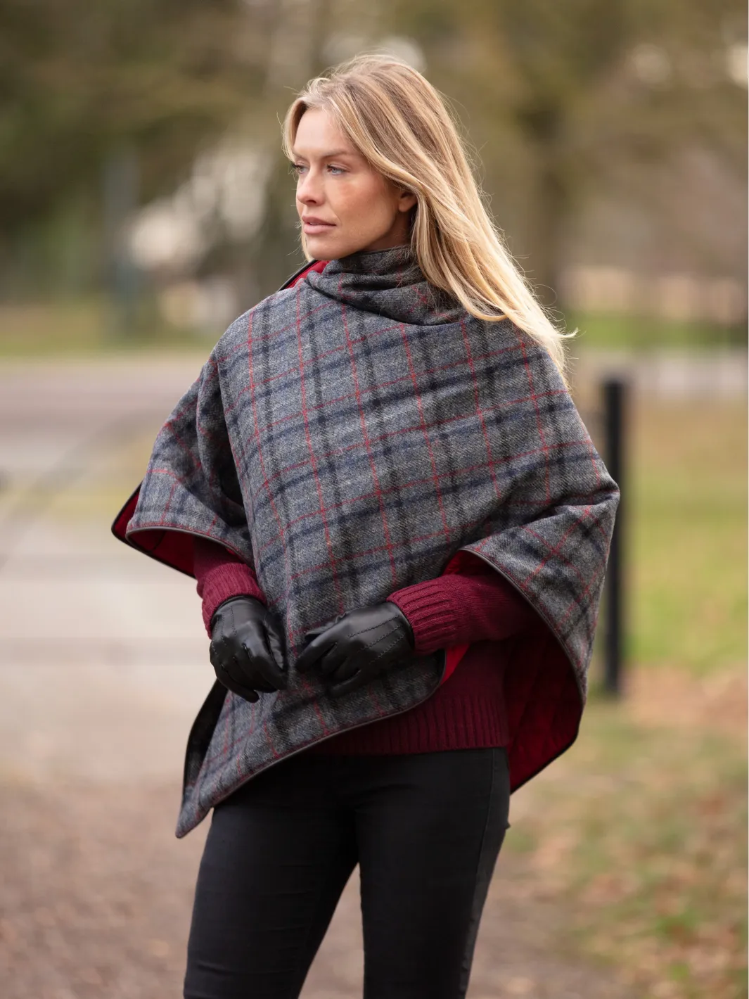 John Partridge Tweed Shawl sjal grå multirute, quiltfôr