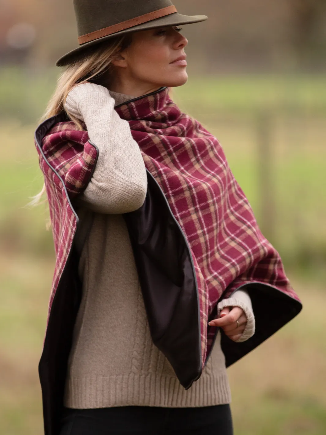 John Partridge Tweed Shawl tweedsjal burgunder rutet ull