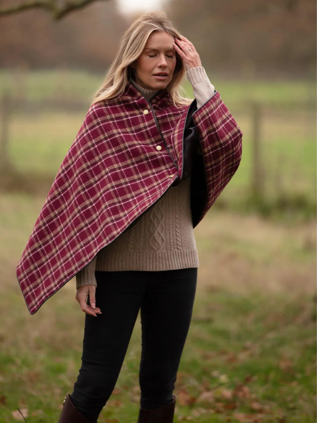 John Partridge Tweed Shawl tweedsjal burgunder rutet ull