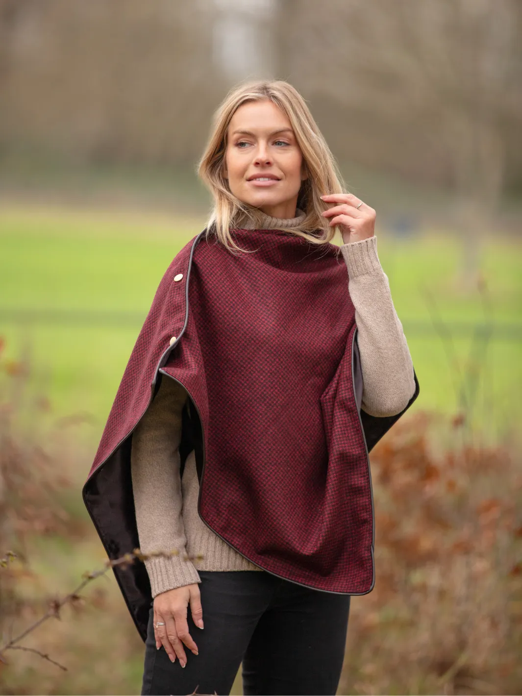 John Partridge Tweed Shawl tweedsjal rød og svart ull