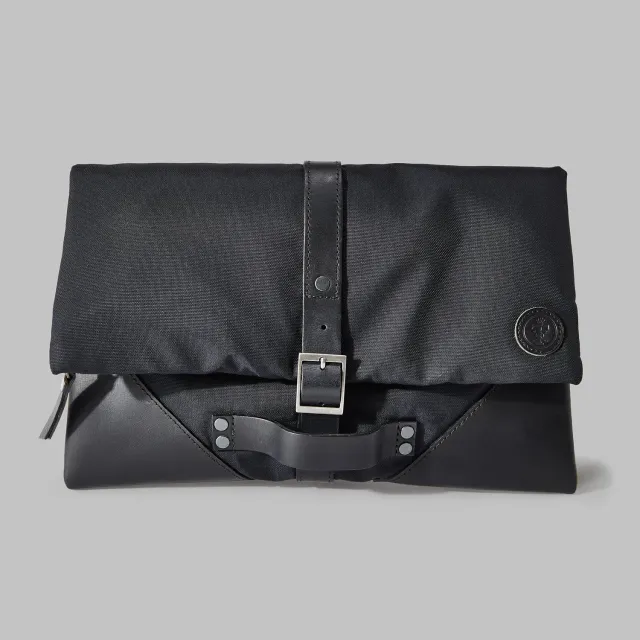 John Partridge Anslow nylonclutch navy 2 l