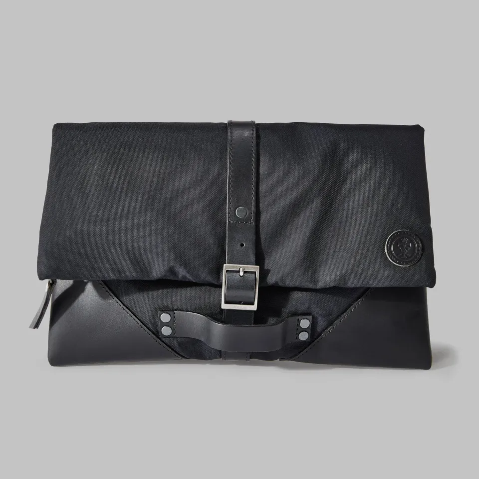 John Partridge Anslow nylonclutch navy 2 l