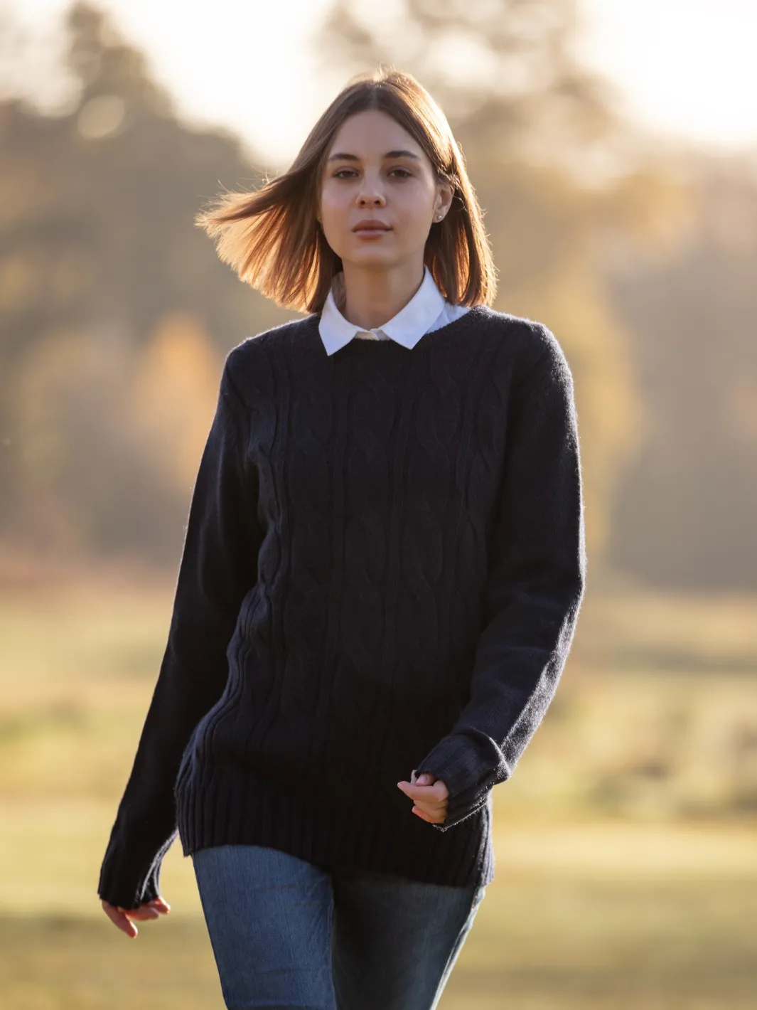 John Partridge Cable Knit Jumper kabelstrikket genser marineblå lammeullblanding
