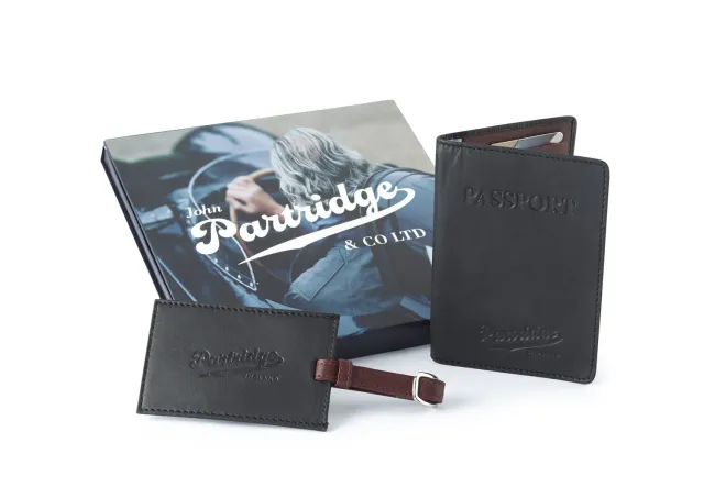 John Partridge Travel Gift Sets reisesett Sports Collection svart/bordo