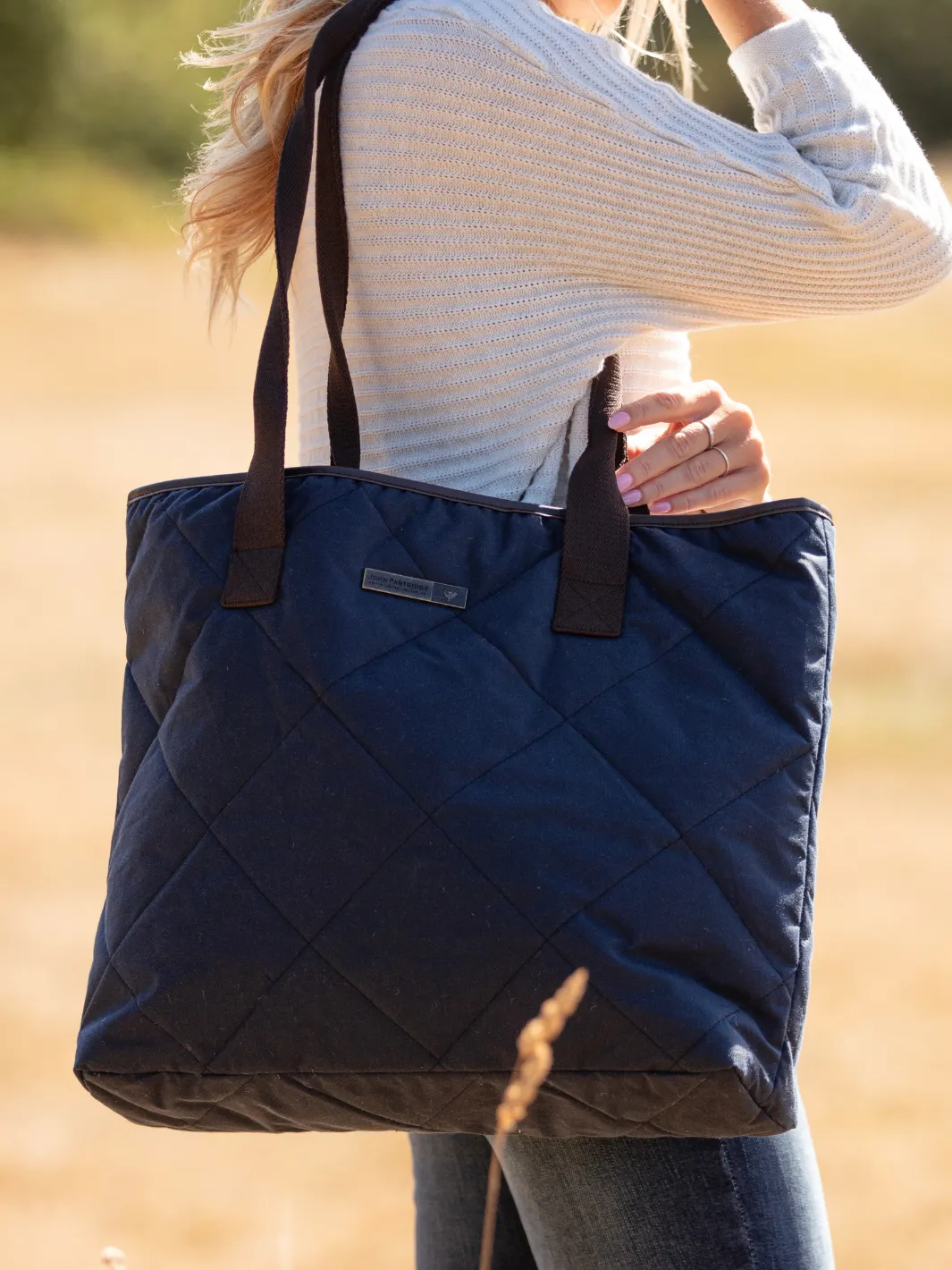 John Partridge Oversized Tote Bag veske marineblå quiltet