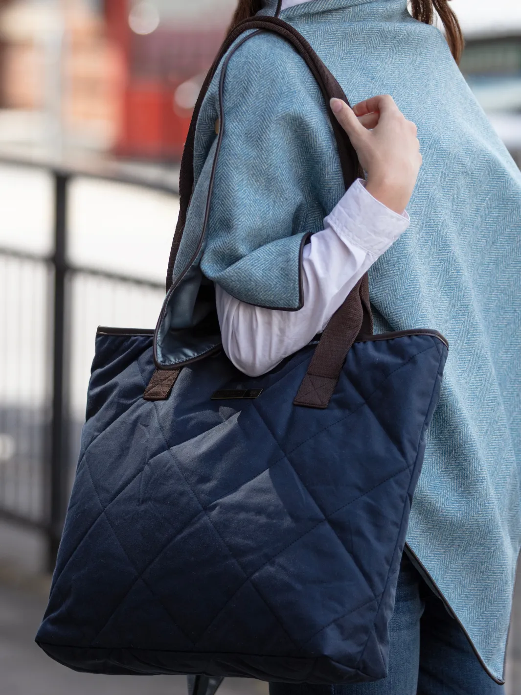 John Partridge Oversized Tote Bag veske marineblå quiltet