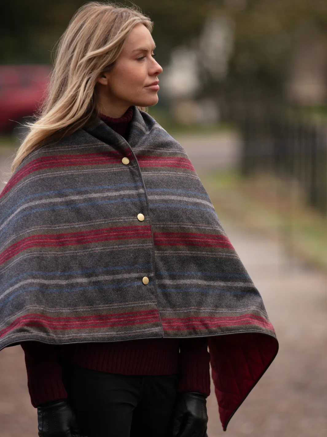 John Partridge Tweed Shawl sjal grå rød blå stripet