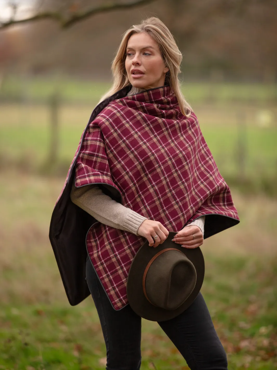John Partridge Tweed Shawl tweedsjal burgunder rutet ull