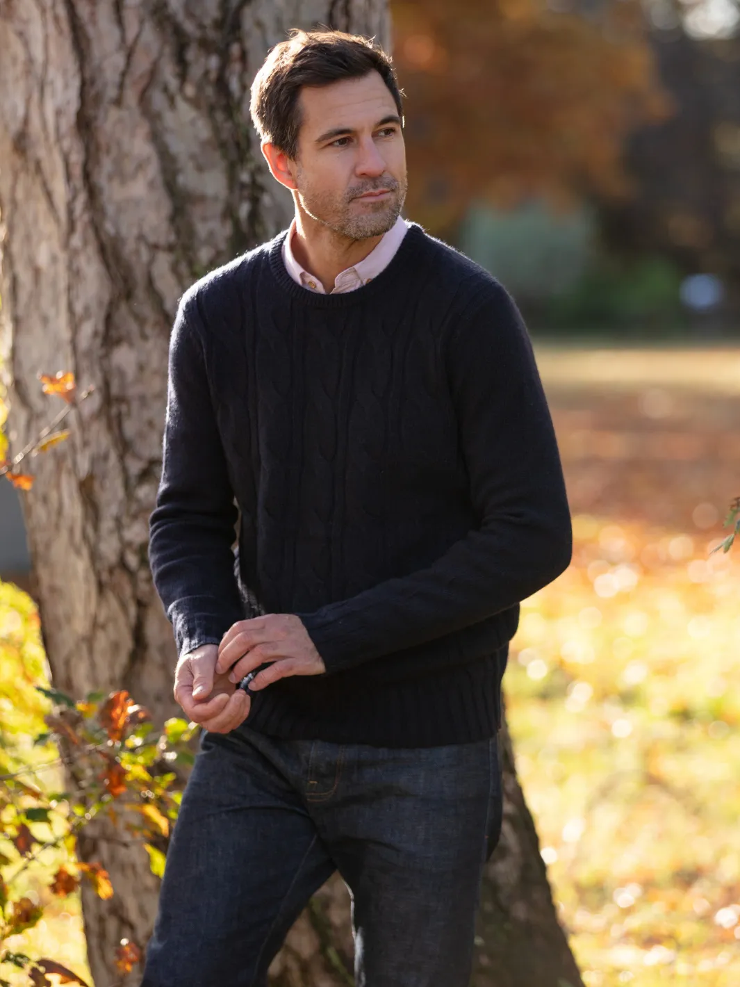 John Partridge Cable Knit Jumper kabelstrikket genser marineblå lammeullblanding