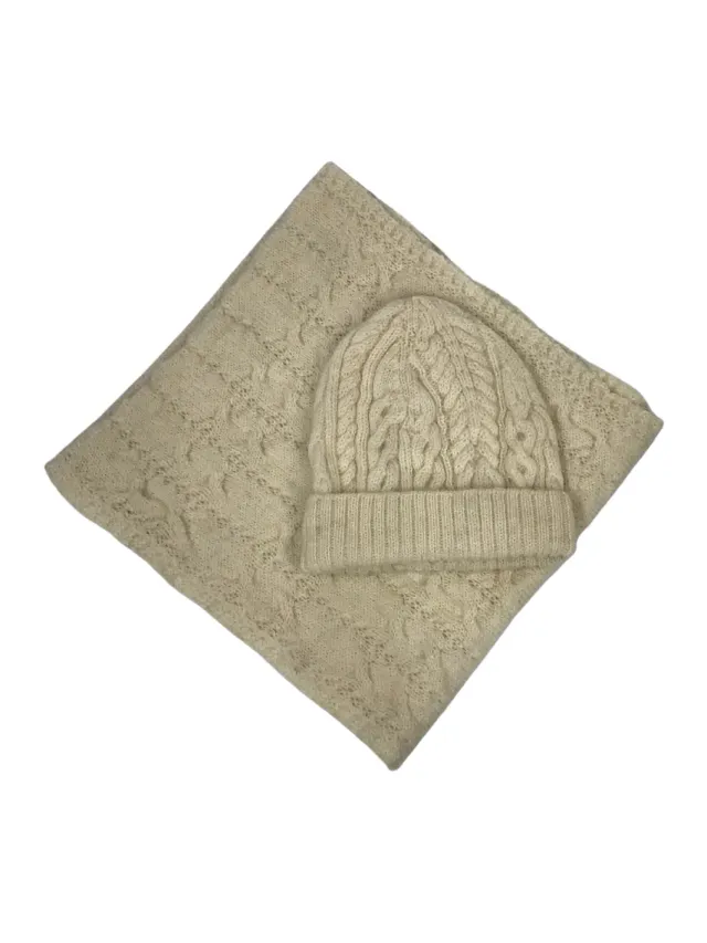 John Partridge Beanie & Snood Set lue og hals krem 100 % ull