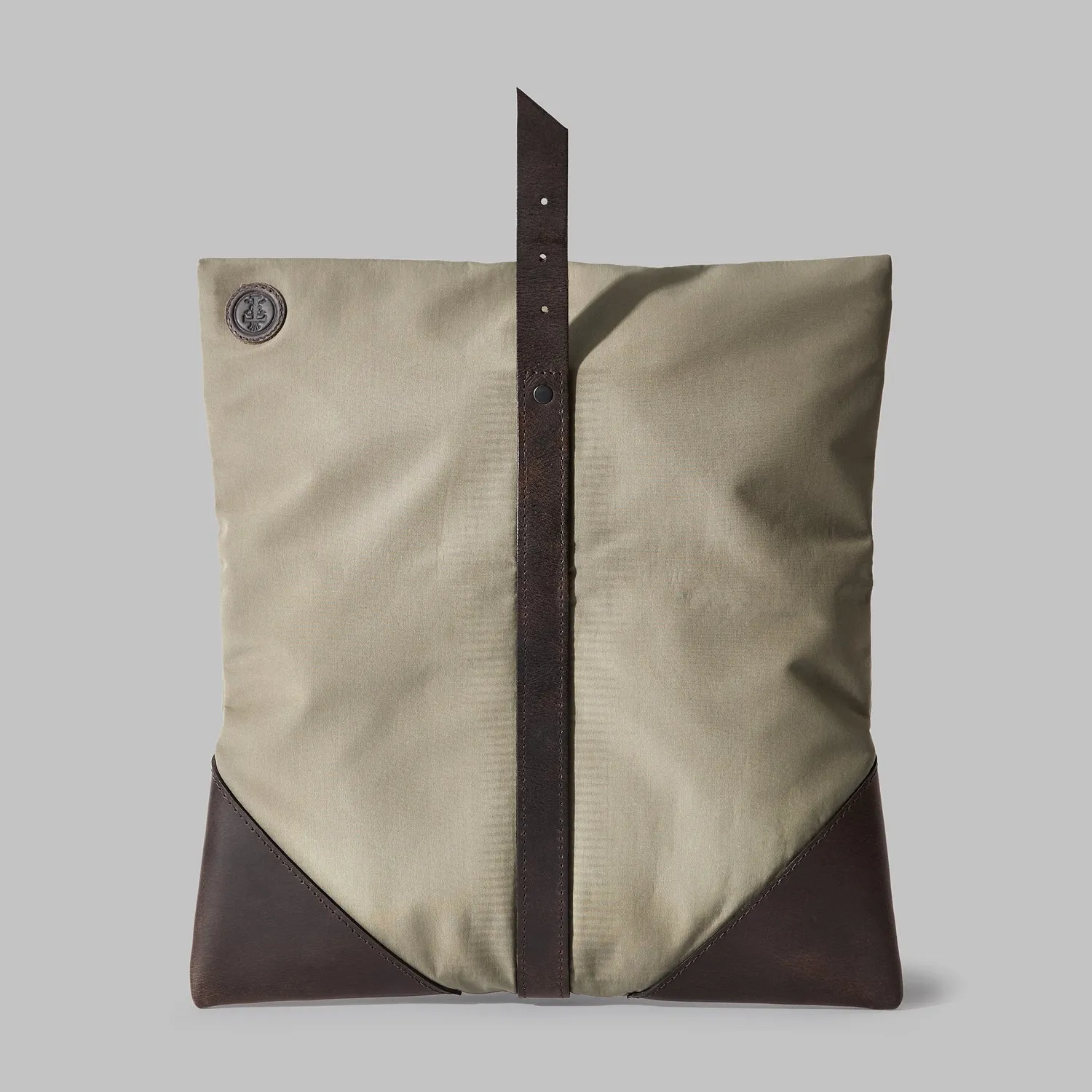 John Partridge Anslow clutchveske beige nylon 2 liter