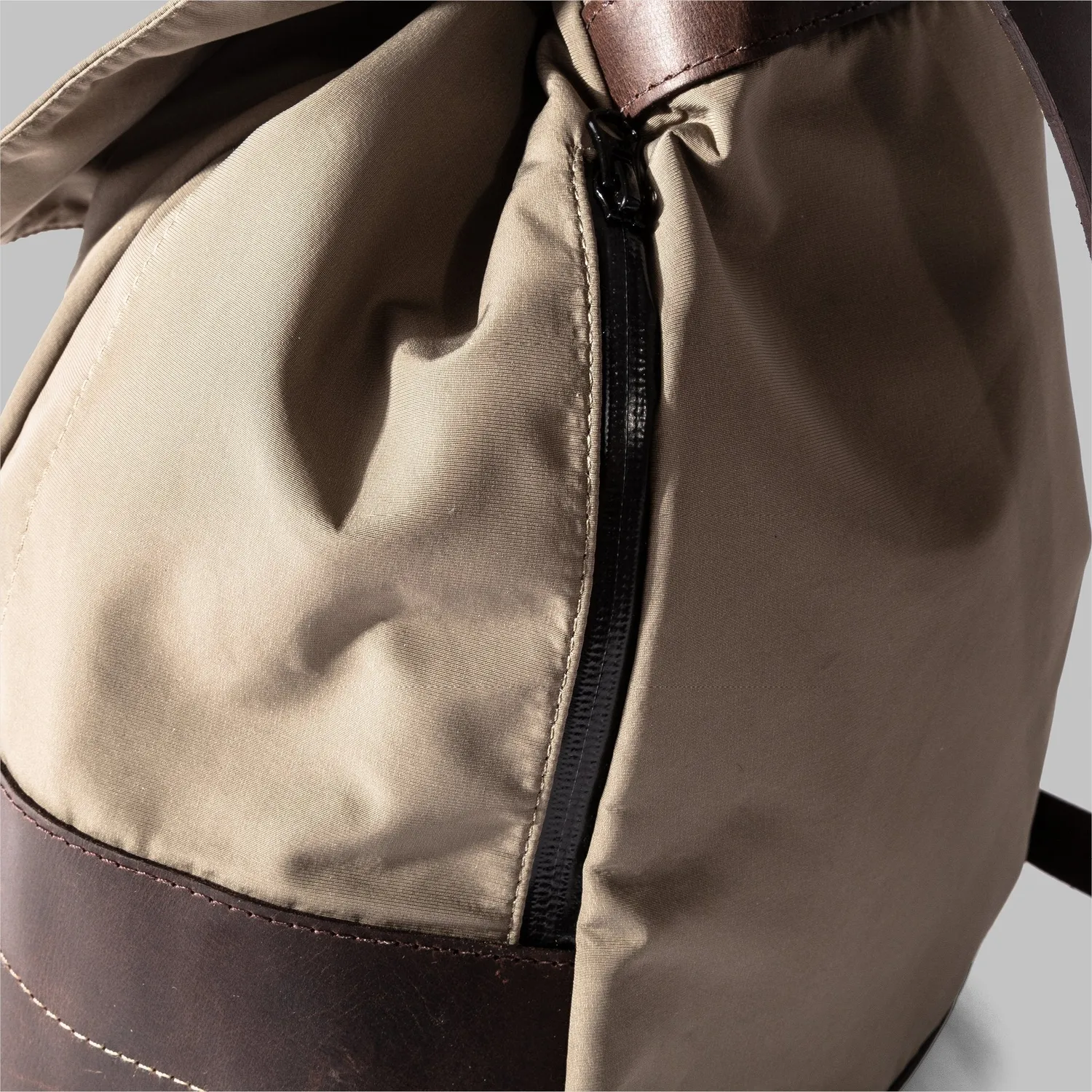 John Partridge Weston Beige Nylon Rucksack ryggsekk 27 l værbestandig