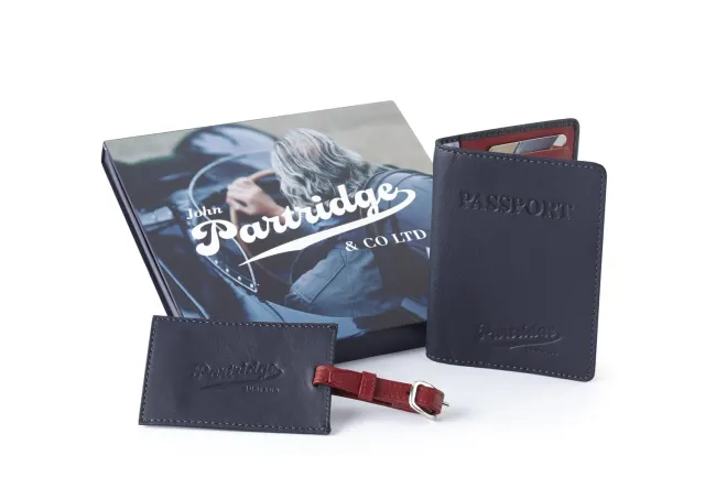 John Partridge Travel Gift Sets Sports Collection reisesett marineblå/rød skinn