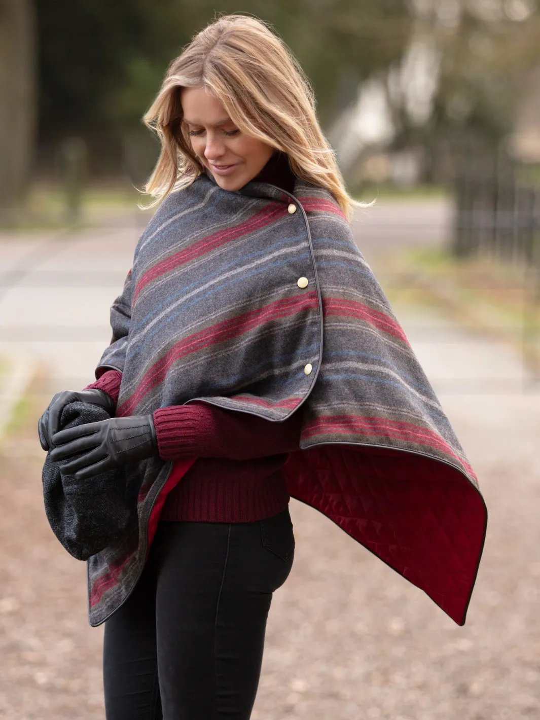 John Partridge Tweed Shawl sjal grå rød blå stripet