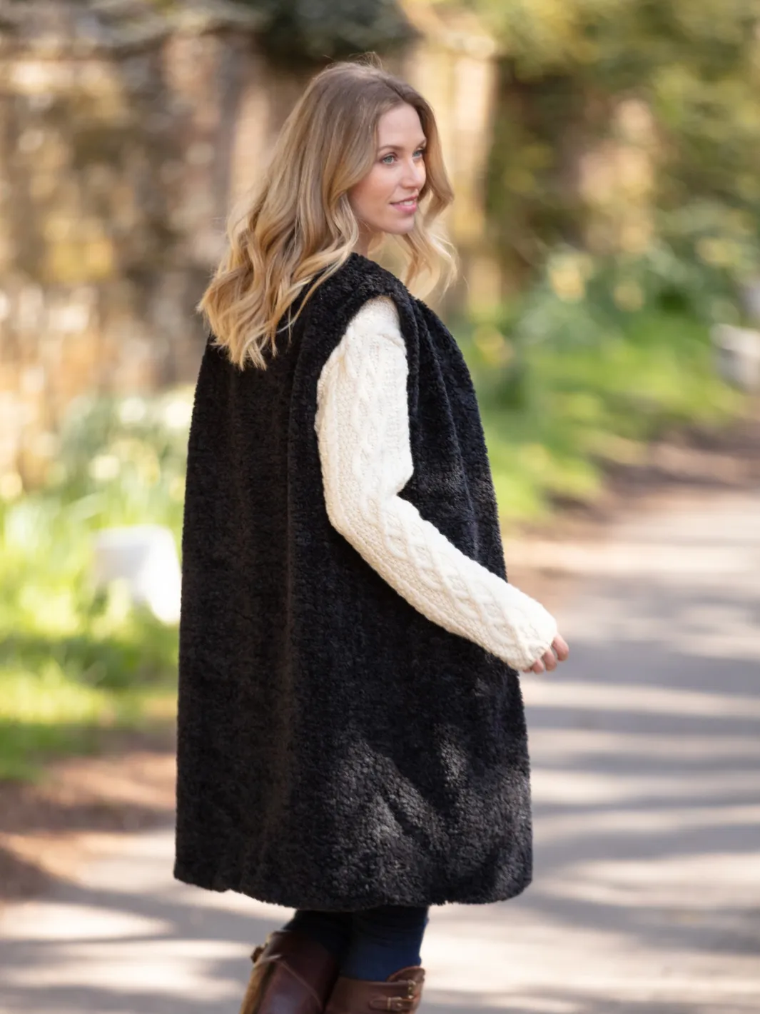 John Partridge Shearling Gilet lang vest svart fuskepels