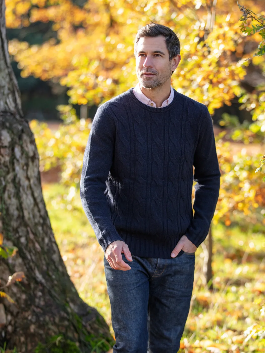 John Partridge Cable Knit Jumper kabelstrikket genser marineblå lammeullblanding