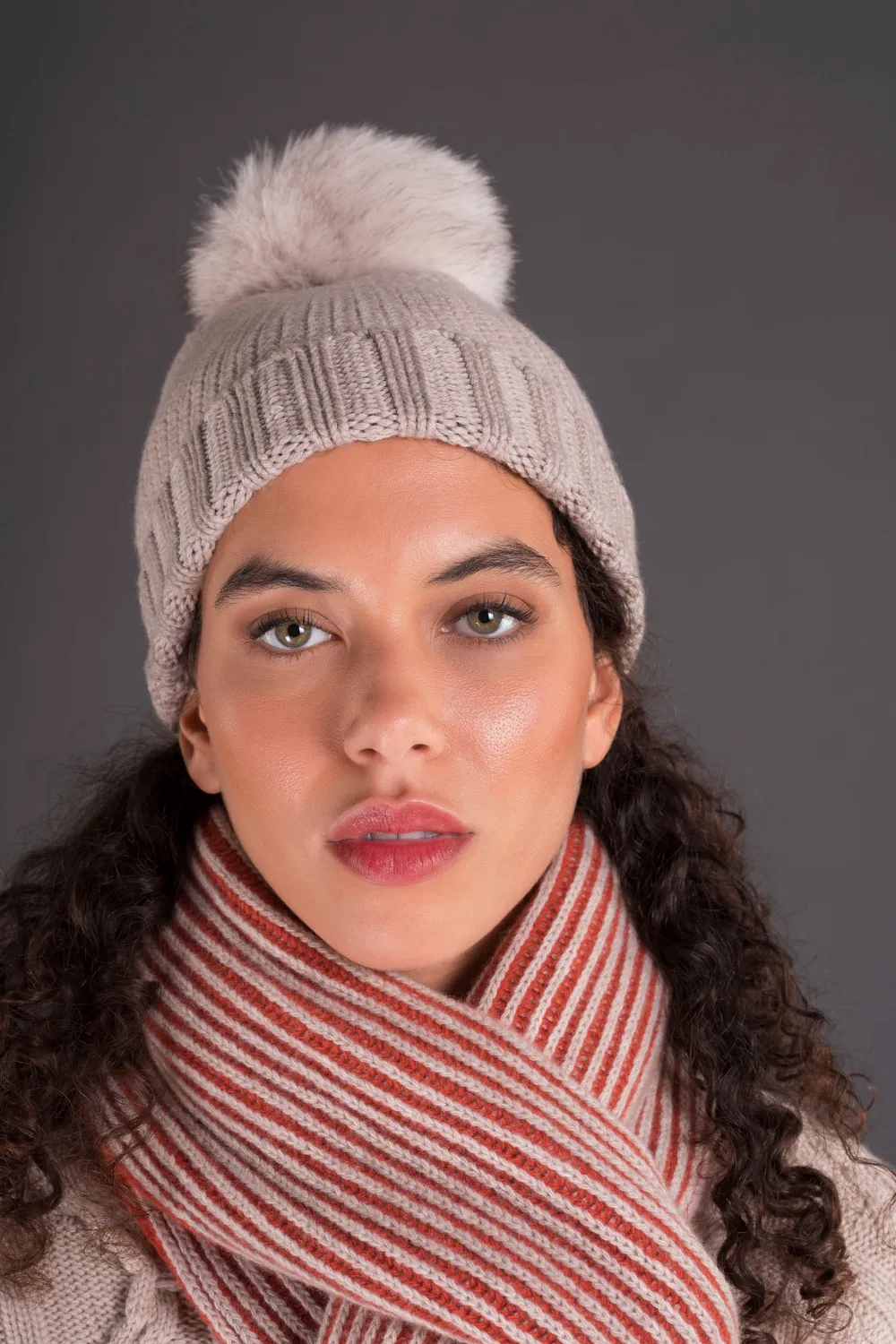 Moorer OTTAVIA-CWH lue one size merinoull med pelsdusk