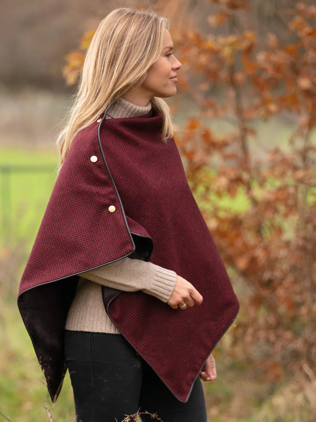 John Partridge Tweed Shawl tweedsjal rød og svart ull