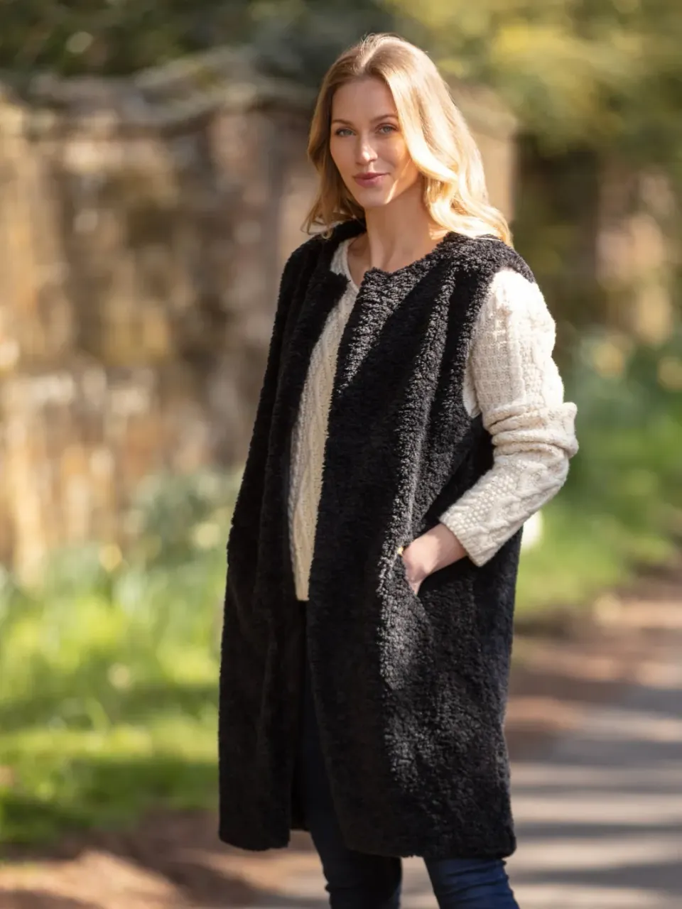 John Partridge Shearling Gilet lang vest svart fuskepels