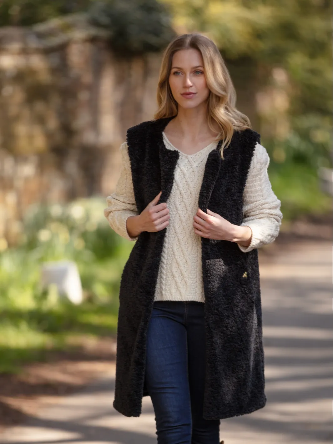 John Partridge Shearling Gilet lang vest svart fuskepels