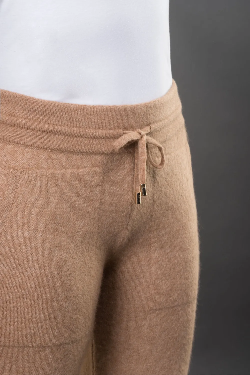 Mooer SHERIL-CA9 joggebukse, camel – babykamelfiber og silke