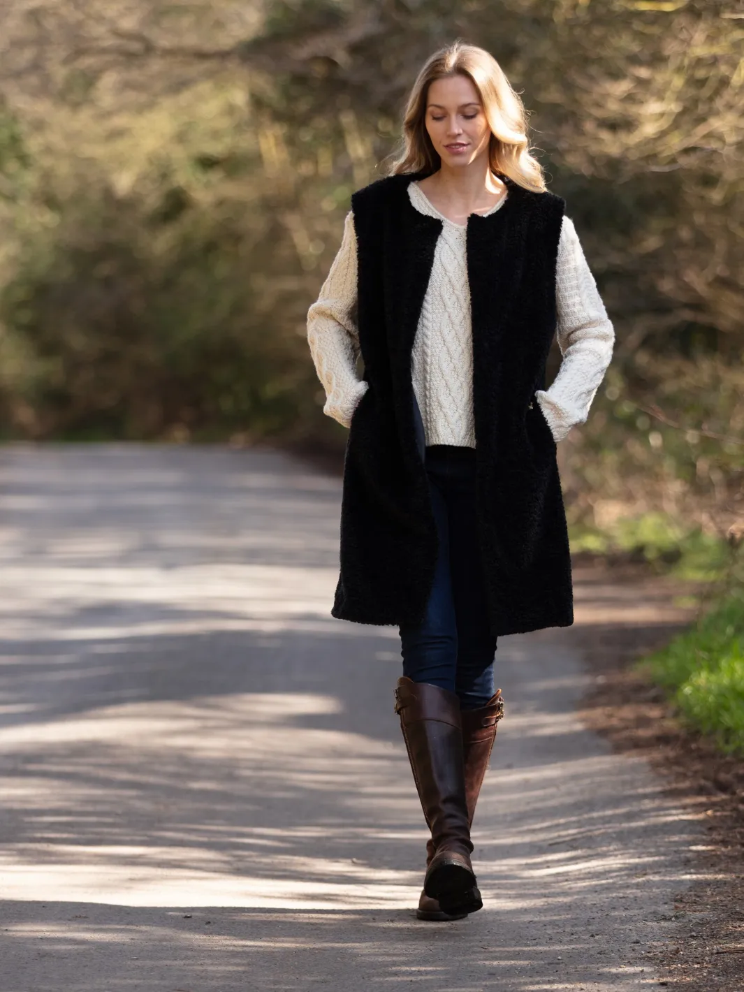 John Partridge Shearling Gilet lang vest svart fuskepels