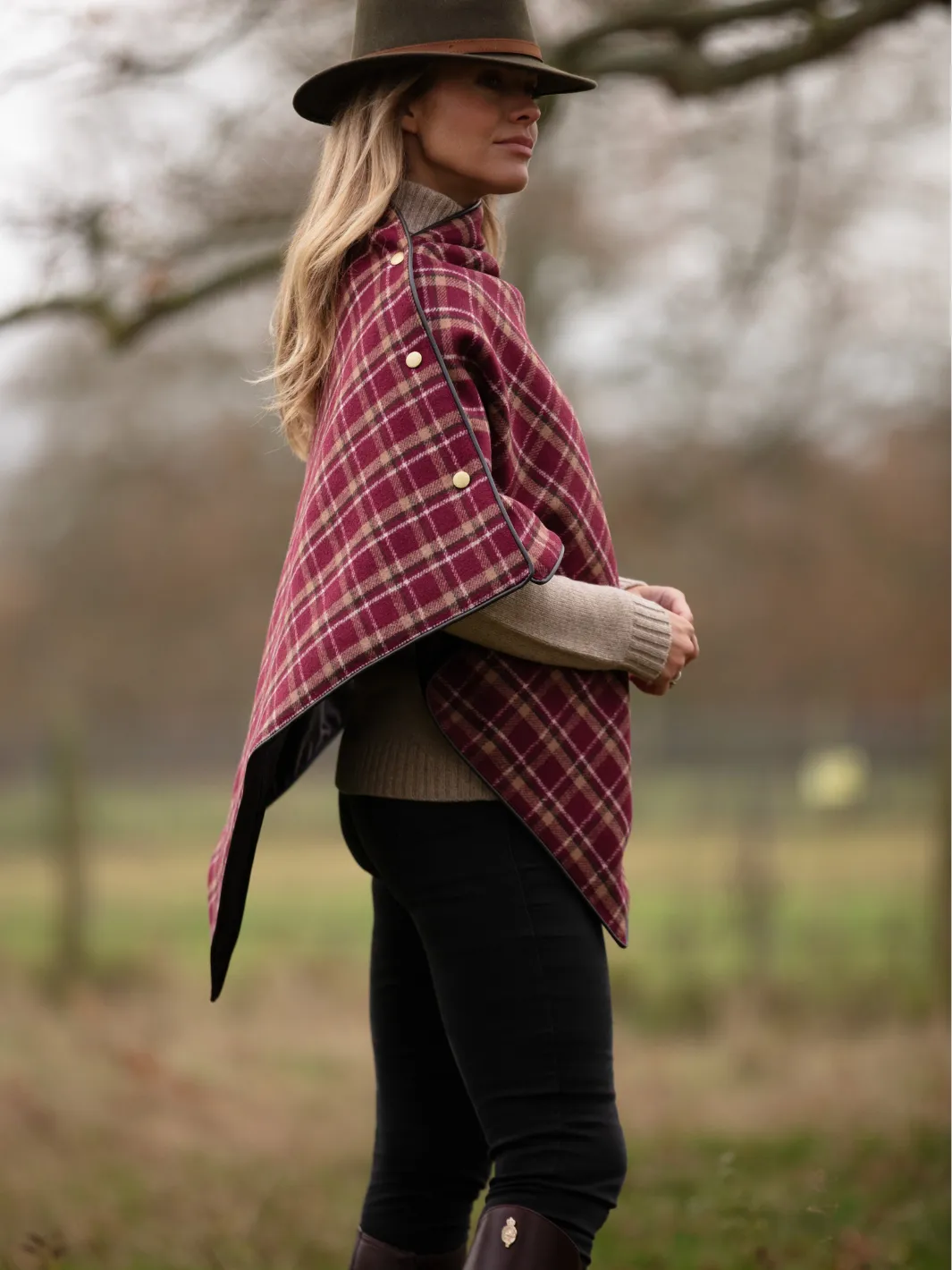 John Partridge Tweed Shawl tweedsjal burgunder rutet ull