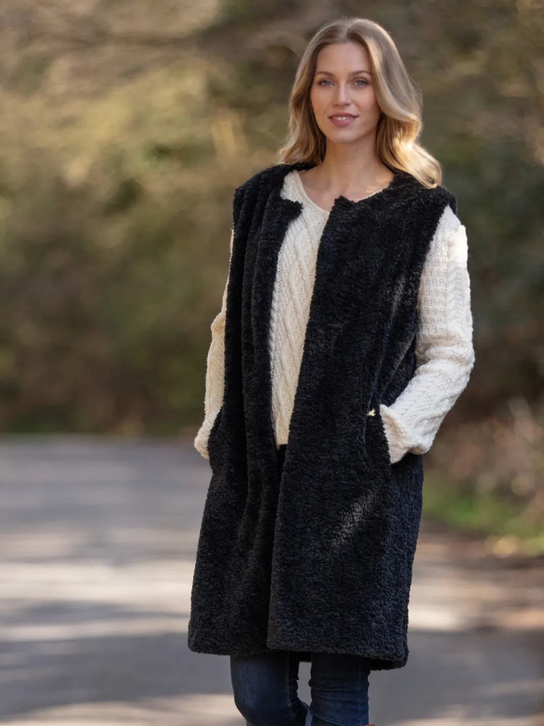 John Partridge Shearling Gilet lang vest svart fuskepels