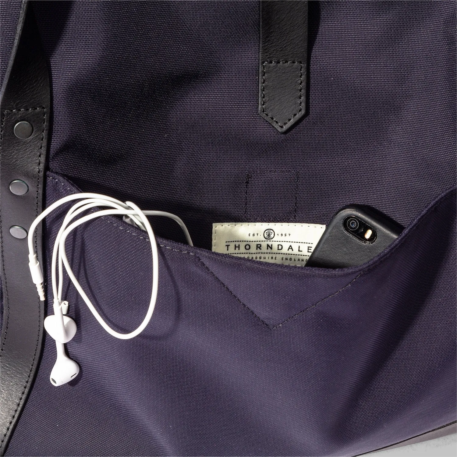 John Partridge Croxden skulderveske navy 25 l utvidbar