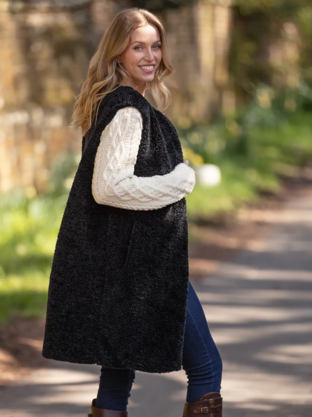 John Partridge Shearling Gilet lang vest svart fuskepels