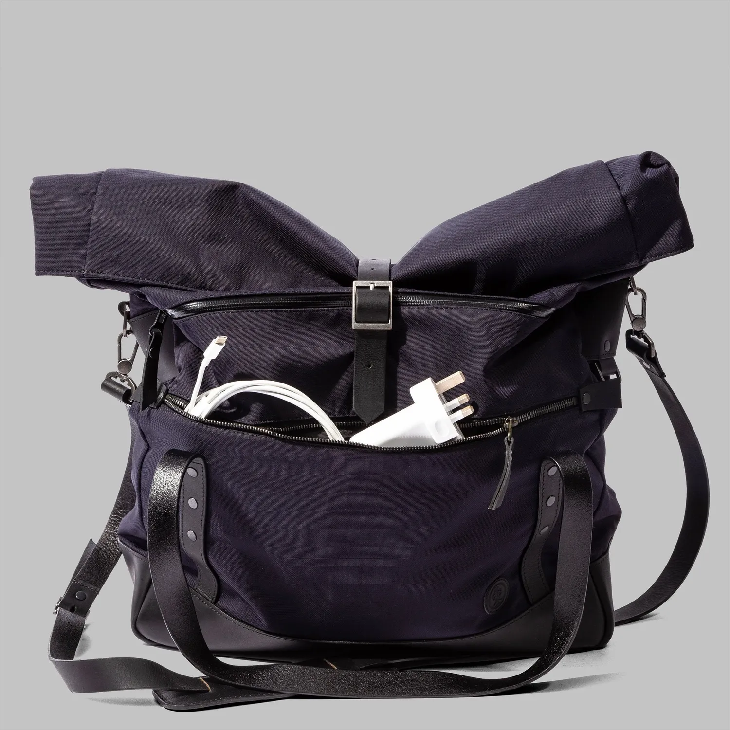 John Partridge Croxden skulderveske navy 25 l utvidbar