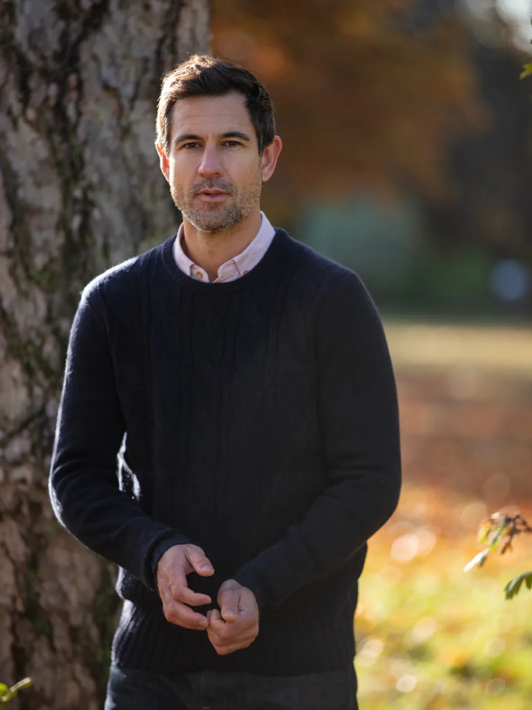 John Partridge Cable Knit Jumper kabelstrikket genser marineblå lammeullblanding